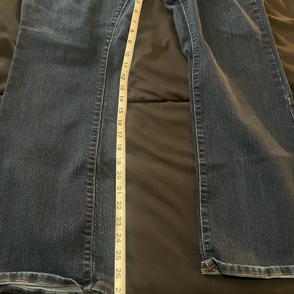 Women’s Old Navy size 16 short jeans - Picture 4 of 4